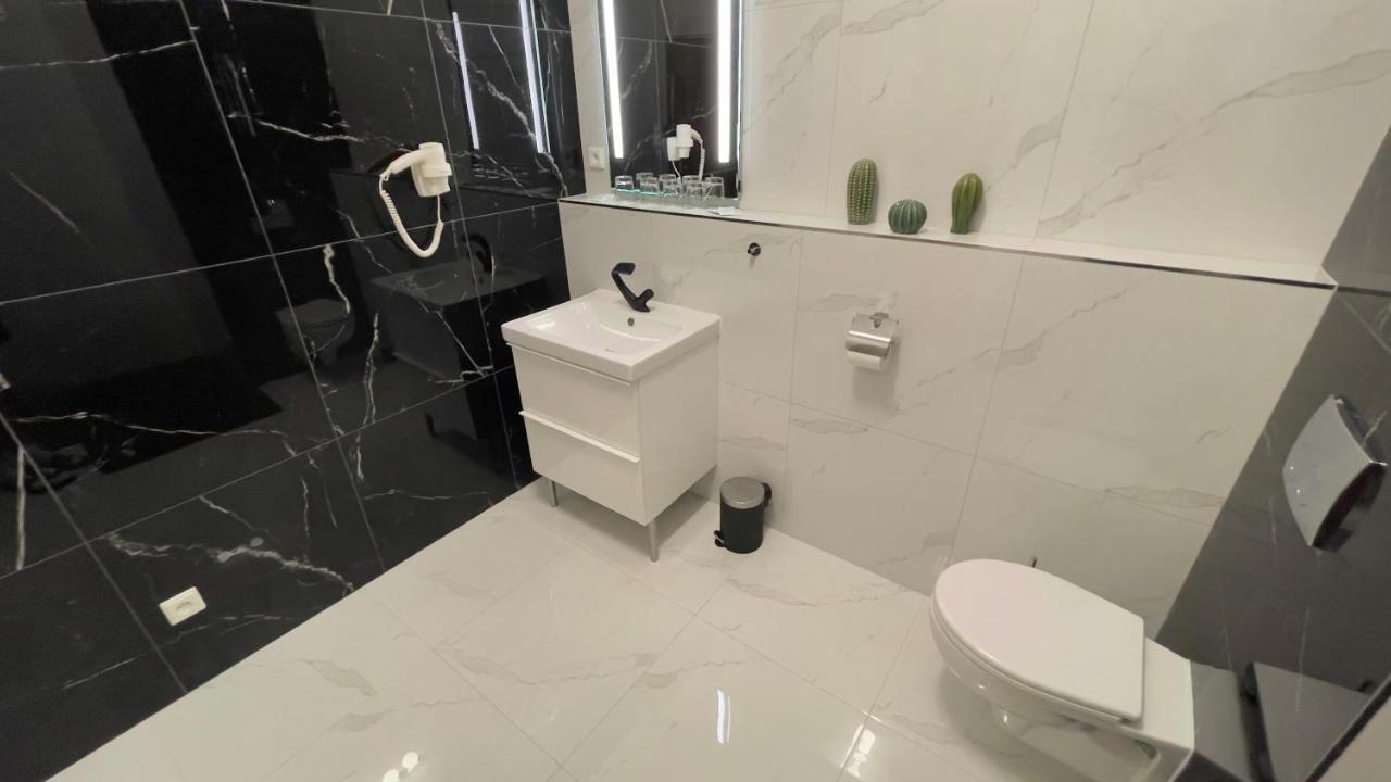 R&J apartmány Broumov Esterno foto