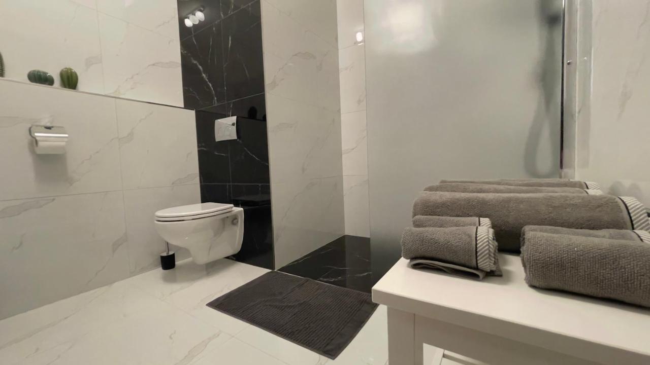 R&J apartmány Broumov Esterno foto